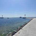 W Porcie Ястарня